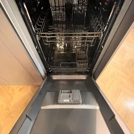 Opera Theatre With A Courtyard Lägenhet Varna