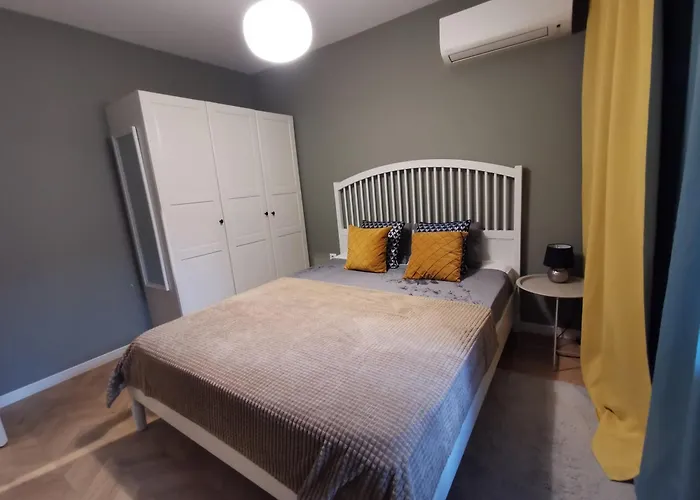 Opera Theatre With A Courtyard Apartament *