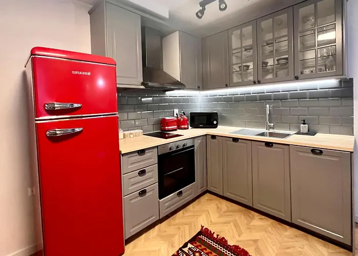 Opera Theatre With A Courtyard Apartament Warna